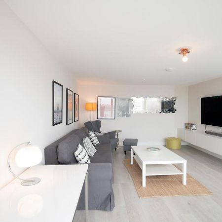 Spacious Apartment With Parking Space, Close To Heathrow, Elizabeth Line And Windsor Maidenhead Esterno foto
