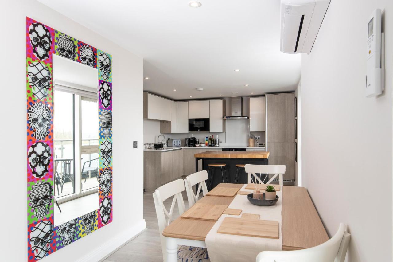 Spacious Apartment With Parking Space, Close To Heathrow, Elizabeth Line And Windsor Maidenhead Esterno foto
